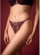String mit edler Stickerei