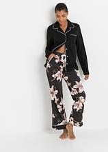 Pyjama mit Knopfleiste in schwarz von vorne (Totalaufnahme) - bonprix