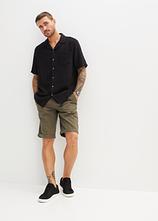 Schlupf-Bermuda aus reiner Baumwolle in Regular Fit in grün im Look von vorne (Totalaufnahme) - bonprix