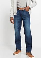 Classic-Fit-Jeans, Straight in blau von vorne - bonprix