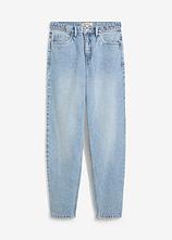Mom Jeans High Waist, Low Stretch cropped in blau von vorne - bonprix