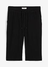 Loose Fit Long-Bermuda aus luftigem Musselin in schwarz von vorne - bonprix