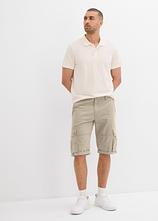 Cargo-Bermuda aus reiner Baumwolle in Regular Fit in grün im Look von vorne (Totalaufnahme) - bonprix