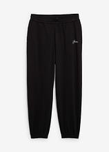 Jogginghose aus schwerer Baumwollqualität, Loose Fit in schwarz von vorne - bonprix
