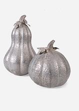 Deko-Objekte Metall-Kürbisse (2-tlg. Set) in silber von vorne - bonprix
