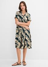 Midi Kaftan-Kleid aus fließender Viskose in grün von vorne (Totalaufnahme) - bonprix
