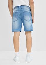 Leichte Jeans-Shorts mit Dehnbund, Relaxed Fit in blau von hinten - bonprix