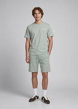 JJ REBEL Sweat-Shorts in Regular Fit in grau im Look von vorne (Totalaufnahme) - JJ REBEL