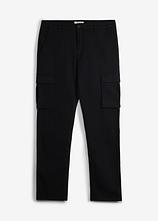 Classic Fit Stretch-Cargohose mit Dehnbund, Straight in schwarz von vorne - bonprix