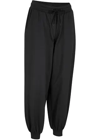 Jogginghose mit elastischem Bund in schwarz von vorne - bonprix