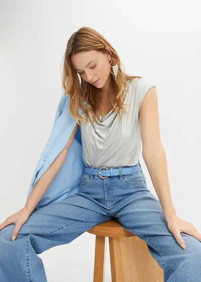 Bonprix Top mit Вассерфаллаусснитт, глензенд