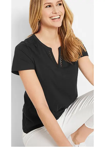 Shirt mit dekorativem Ausschnitt in schwarz - bonprix