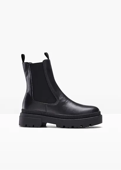 Chelsea Boot in schwarz von vorne - bonprix