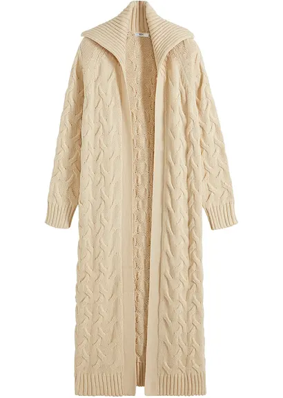 Langer Strickmantel aus Zopfstrick in beige von vorne - bonprix
