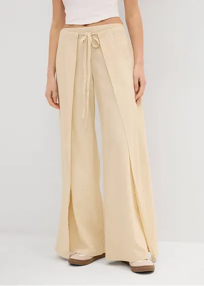 Palazzo-Hose aus luftigem Leinen-Mix in beige von vorne - bonprix