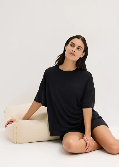 Oversized Shorty aus softem Modal in schwarz im Look (Totalaufnahme) - bonprix