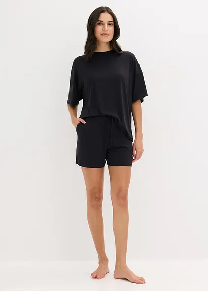 Oversized Shorty aus softem Modal in schwarz im Look von vorne (Totalaufnahme) - bonprix