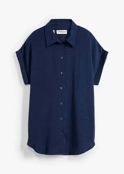 Kurzarmbluse mit recyceltem Polyester in blau von vorne - bonprix