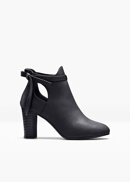 Stiefeletten mit Cut-Outs in schwarz von vorne - bonprix