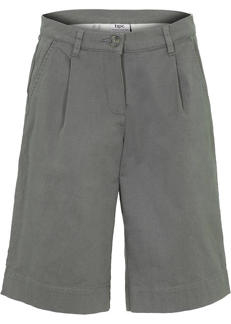 Weite Twill-Shorts in grün von vorne - bpc bonprix collection
