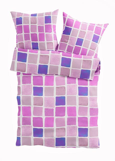 Bettwäsche mit graphischem Muster in lila - bpc living bonprix collection