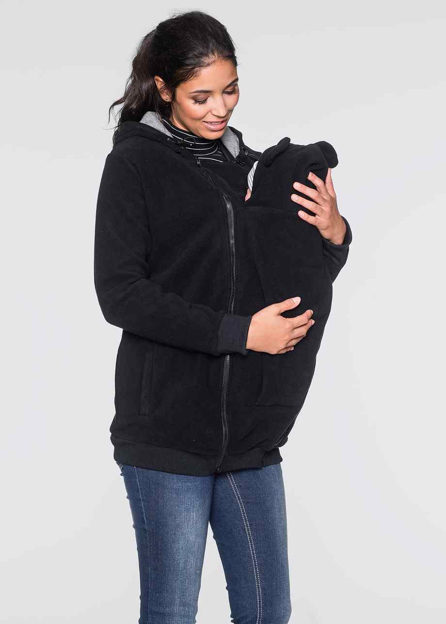 Kuschelige Schwangerschaftsjacke mit BabyEinsatz und süßem Detail. Der BabyEinsatz dient nur