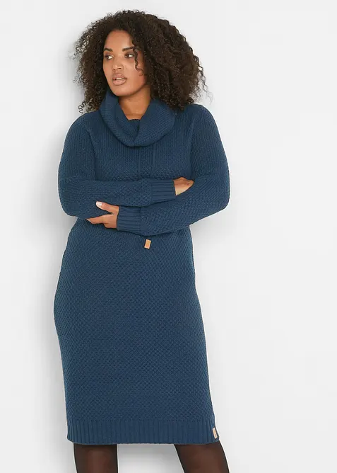 Strickkleid mit Schalkragen in blau von vorne (Totalaufnahme) - bonprix