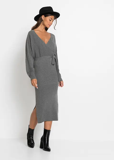 Strickkleid aus fließendem Viskose-Mix in grau im Look von vorne (Totalaufnahme) - bonprix