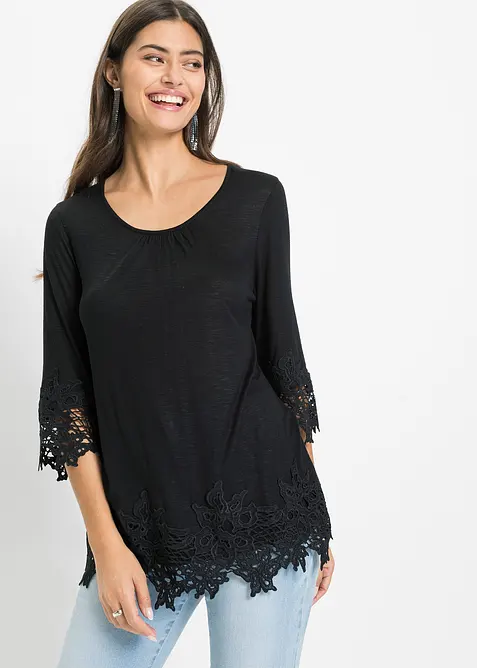 Shirt aus fließender Viskose in schwarz von vorne (im Anschnitt) - bonprix