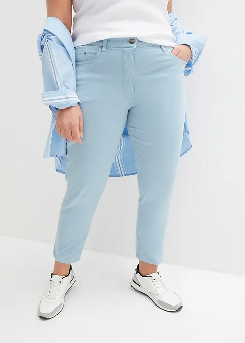 Verkürzte Twill-Hose im Used-Look aus Baumwoll-Mix in blau von vorne - bonprix