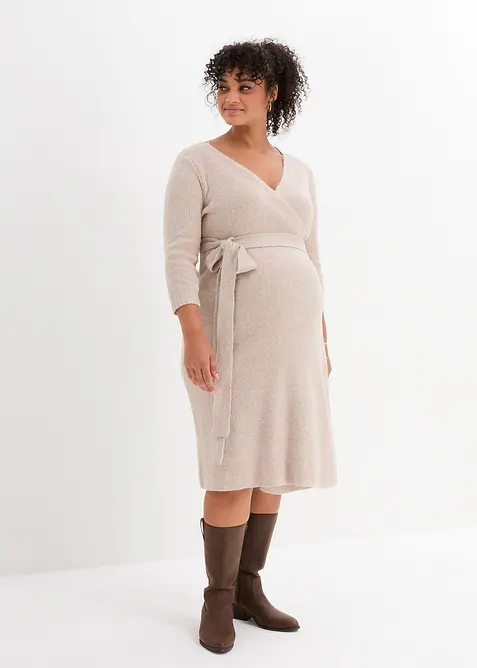 Superweiches Umstands- und Stillstrickkleid mit 3/4 Ärmeln in beige von vorne (Totalaufnahme) - bonprix