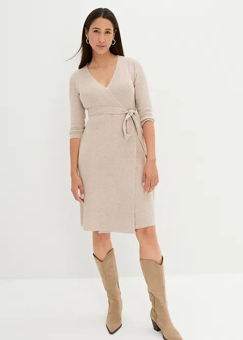 Superweiches Umstands- und Stillstrickkleid mit 3/4 Ärmeln in beige von vorne (Totalaufnahme) - bonprix