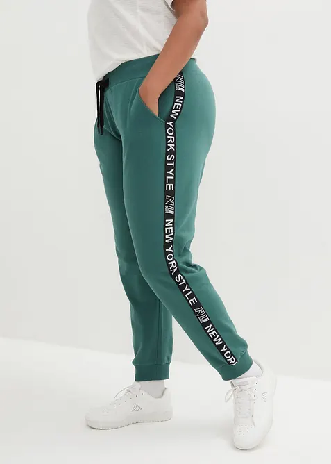 Sweathose mit Bündchen und Statement-Druck in grün von vorne - bonprix