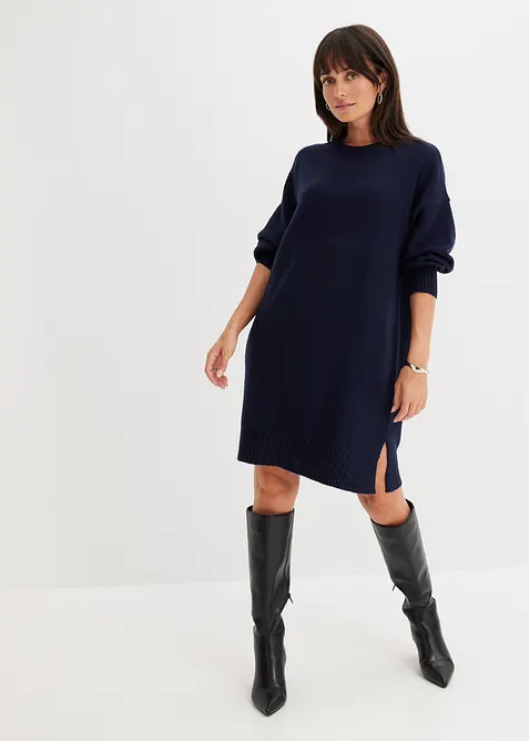 Oversize-Strickkleid in blau im Look von vorne (Totalaufnahme) - bonprix