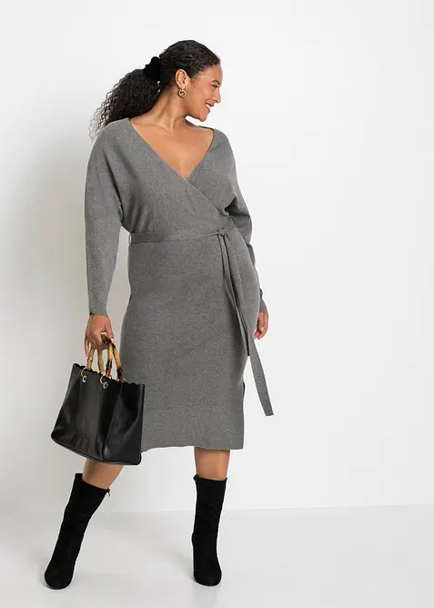 Strickkleid aus fließendem Viskose-Mix in grau von vorne (Totalaufnahme) - bonprix