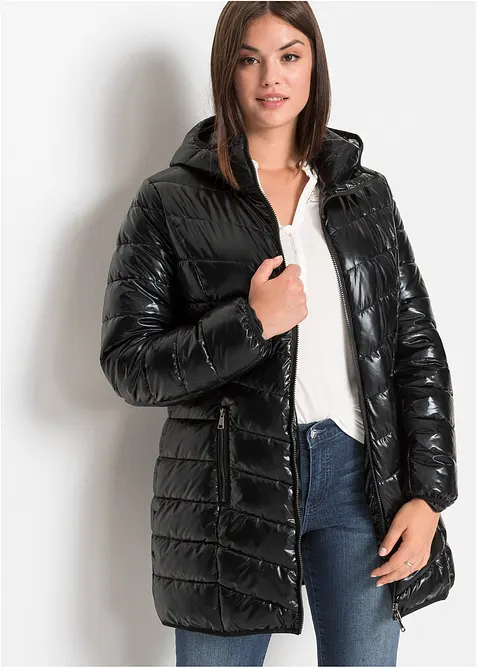 Steppjacke in Metallic-Optik in schwarz von vorne (im Anschnitt) - bonprix