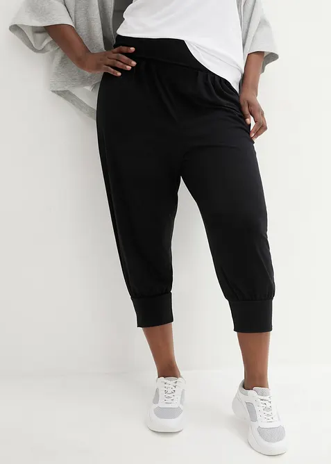 Loungewear Haremshose in Caprilänge in schwarz von vorne - bonprix