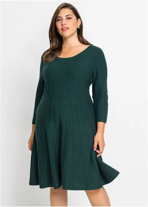 Strickkleid aus weichem Viskose-Mix in grün von vorne (Totalaufnahme) - bonprix