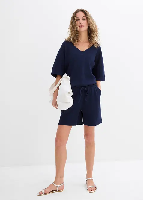 Strukturshorts aus reiner Baumwolle in blau im Look von vorne (Totalaufnahme) - bonprix