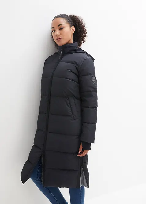 Daunenmantel mit recycelter Daune in schwarz von vorne (Totalaufnahme) - bonprix