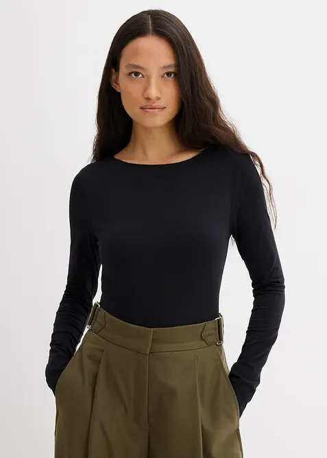 Leichtes Langarmshirt in schwarz von vorne (im Anschnitt) - bonprix