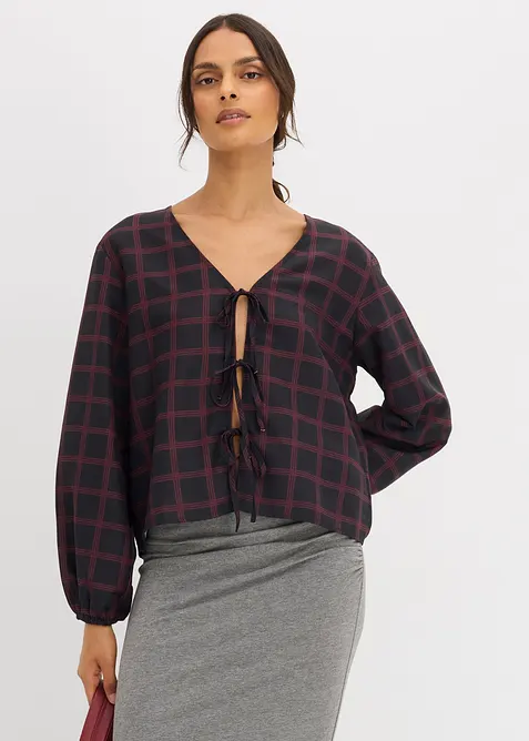 Weite Bluse aus softer Viskose in schwarz von vorne (im Anschnitt) - bonprix