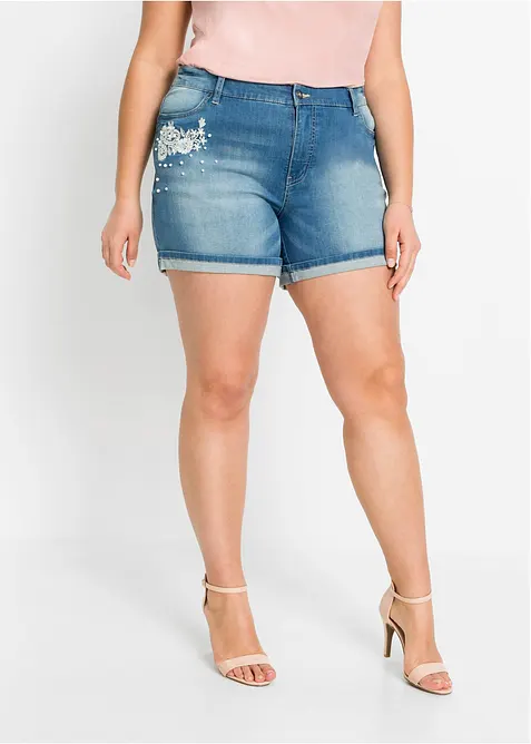 Jeansshorts Mid Waist mit Verzierung in blau von vorne - bonprix