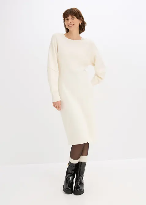Strickkleid mit voluminösen Ärmeln in weiß von vorne (Totalaufnahme) - bonprix