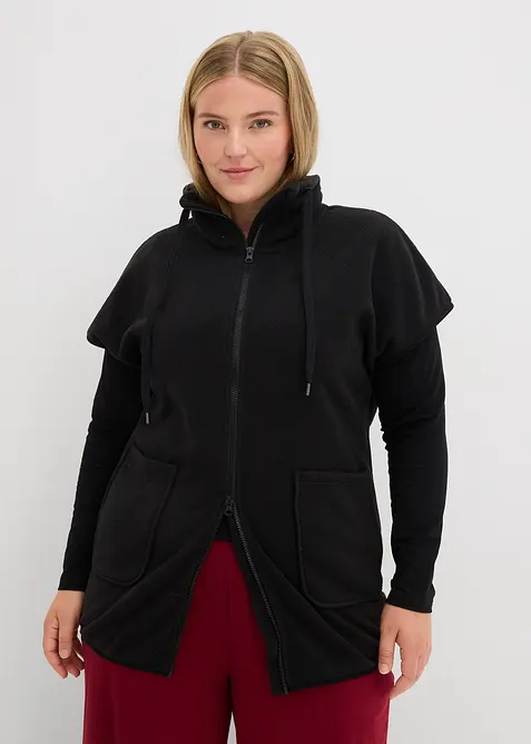 Fleece-Weste aus recyceltem Polyester in schwarz von vorne (im Anschnitt) - bonprix