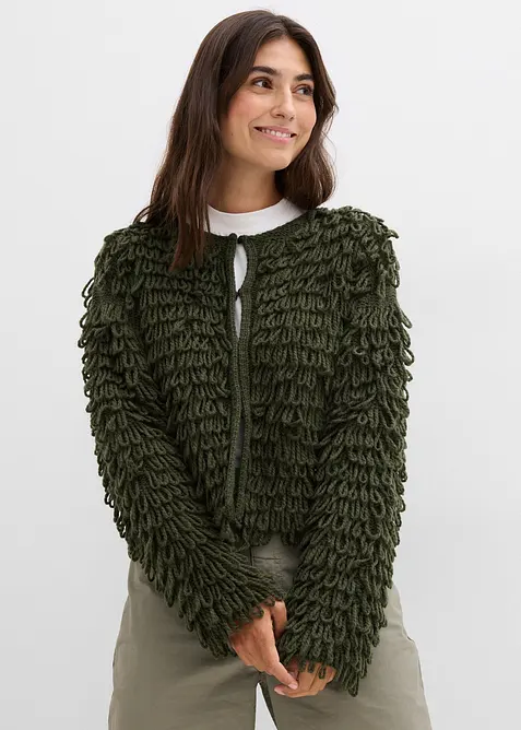 Grobstrickjacke in grün von vorne (im Anschnitt) - bonprix