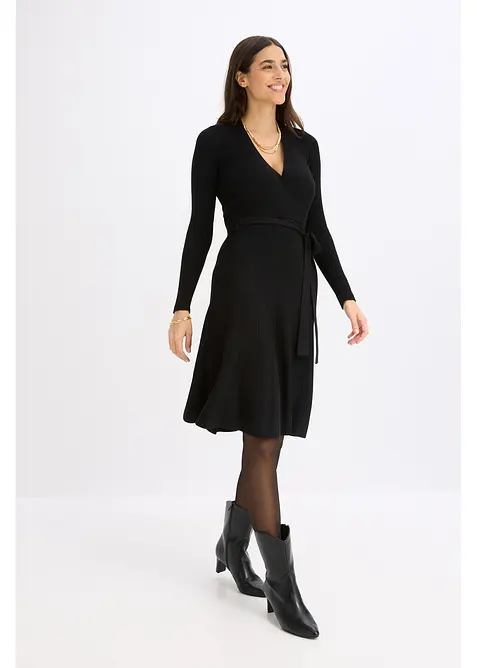 Strickkleid aus Viskose-Mix in schwarz von vorne (Totalaufnahme) - bonprix