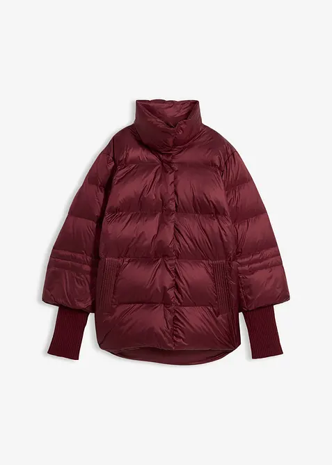 Daunenjacke mit recycelten Daunen und Strickärmeln in rot von vorne - bonprix
