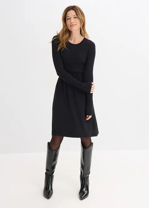 Strickkleid aus Viskose-Mix in schwarz von vorne (Totalaufnahme) - bonprix