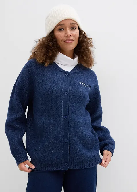 Oversize-Strickjacke in blau von vorne (im Anschnitt) - bonprix